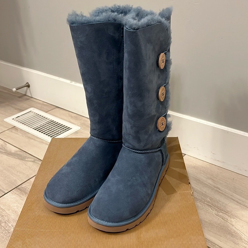 UGG Australia Women's Boots Size 8,Bailey Button Triplet
